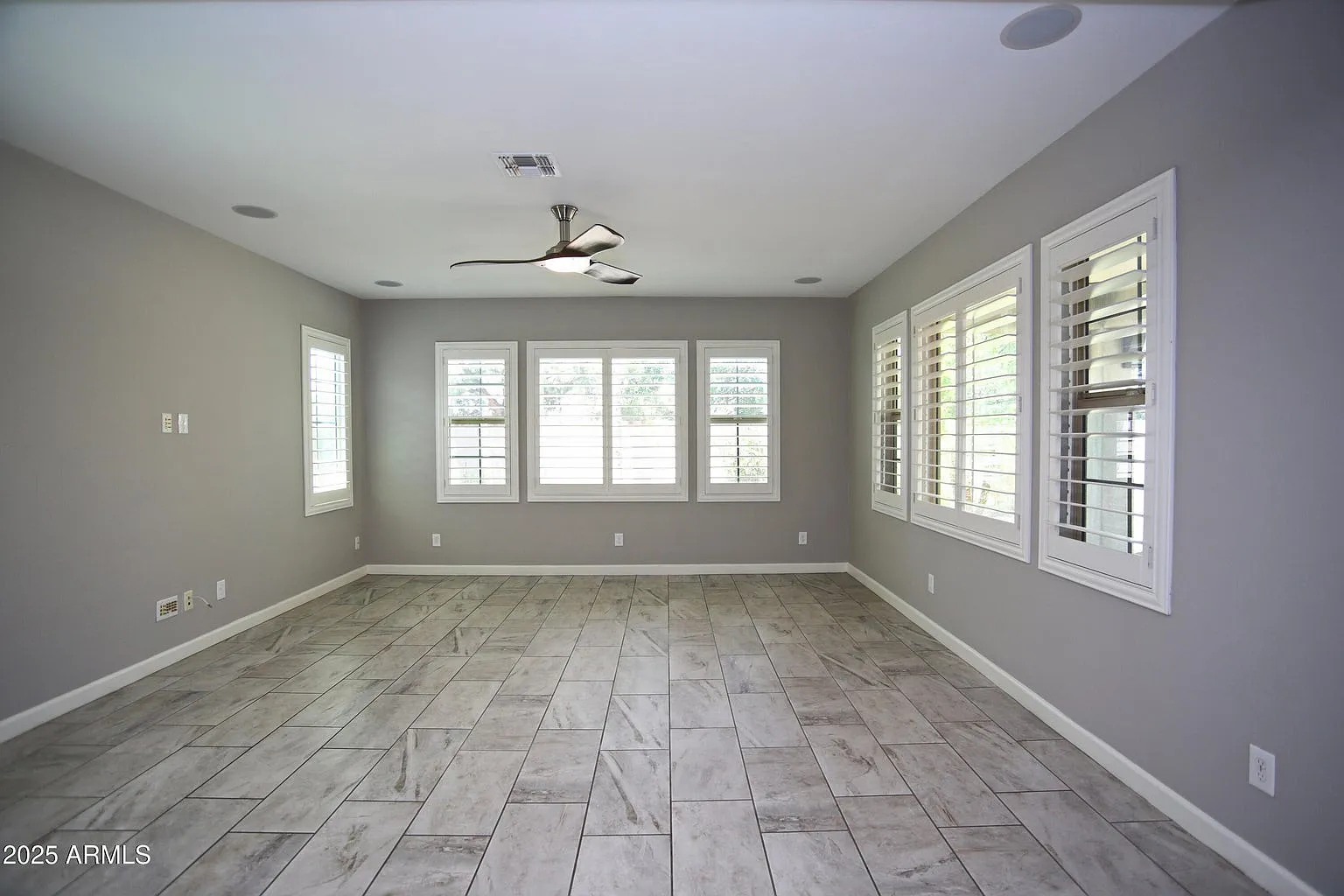 3 bed, 2363 sqft, $2,850 — Photo 2