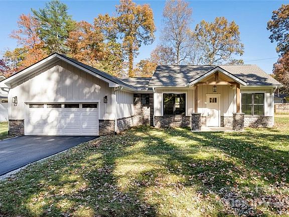 2nd image of 1292 Garden Ln