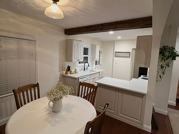 Dining/Kitchen