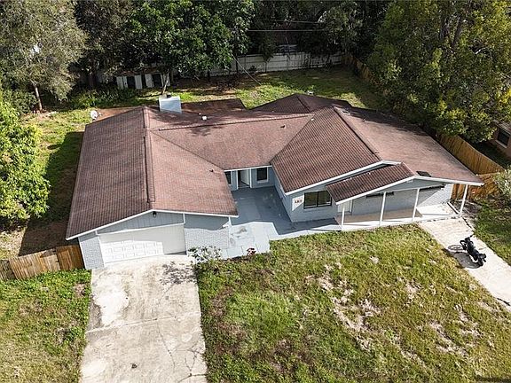 2nd image of 2525 Poinsetta Ave
