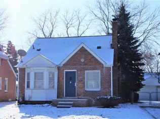 20878 Hunt Club Dr, Harper Woods, MI 48225