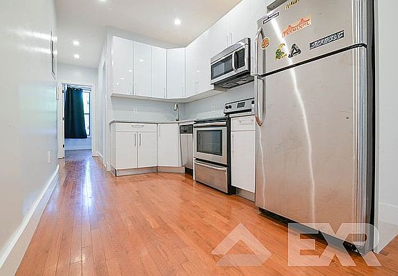 2nd image of 82 Marion St #1D