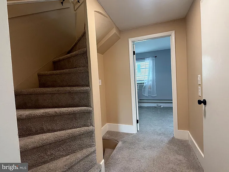 367 E Hector St — Photo 17