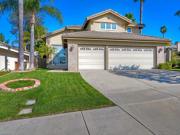 2nd image of 1048 Honeysuckle Dr