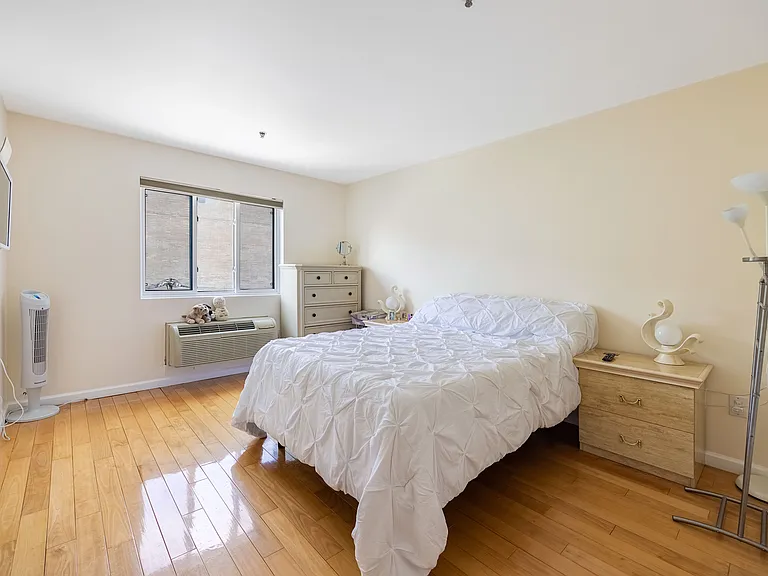 10 Palisade Ave #4C — Photo 7