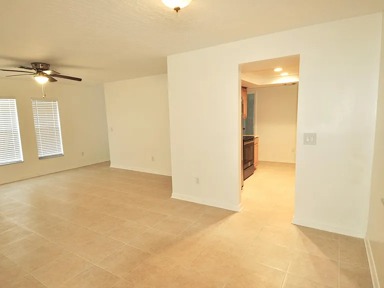 838 Gillen Ave NW — Photo 3