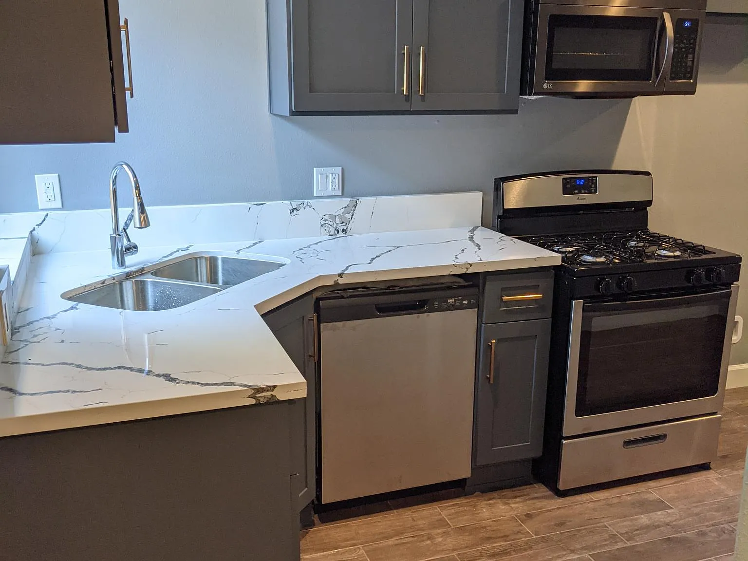 1 bed, 614 sqft, $2,100 — Photo 3