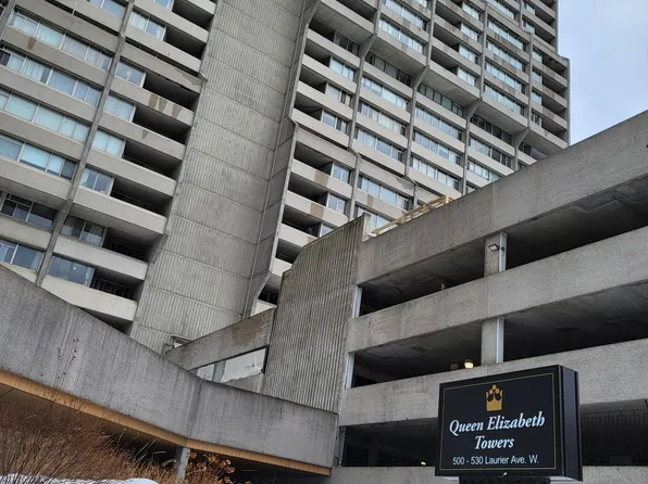 530 Laurier Ave W #2408, Ottawa, ON K1R 7T1