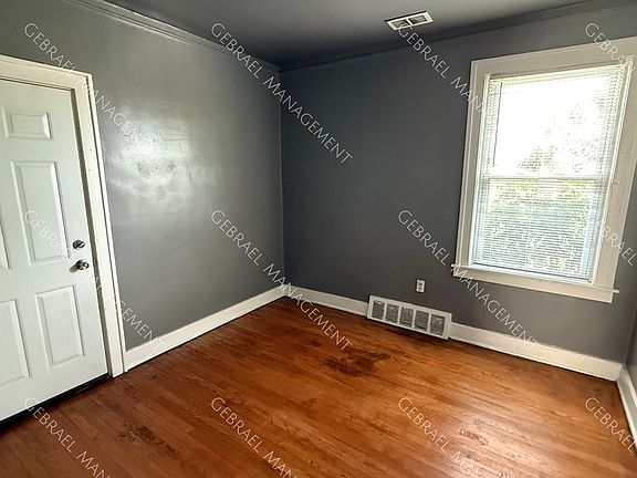 3rd image of 5506-08 Linsdale Ave