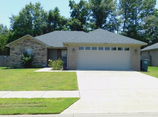 2635 Clover Ln, Conway, AR 72032