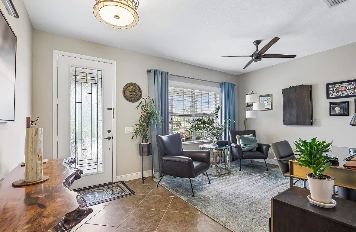 3 bed, 1932 sqft, $3,200 — Photo 4