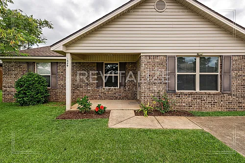 1549 Majesty Loop Photo 1