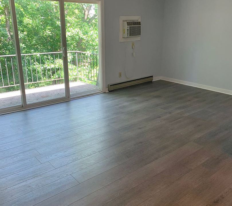 1st image of 3925 Bauer Dr APT 10