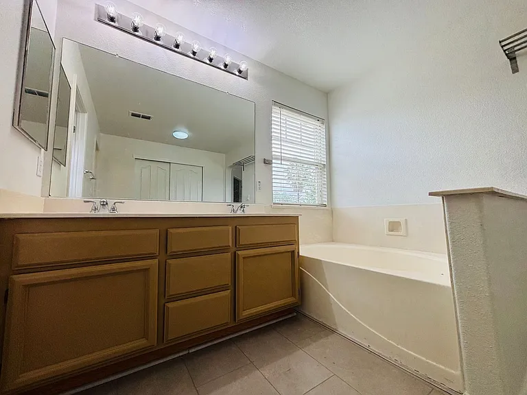 979 Seabough Ct — Photo 18
