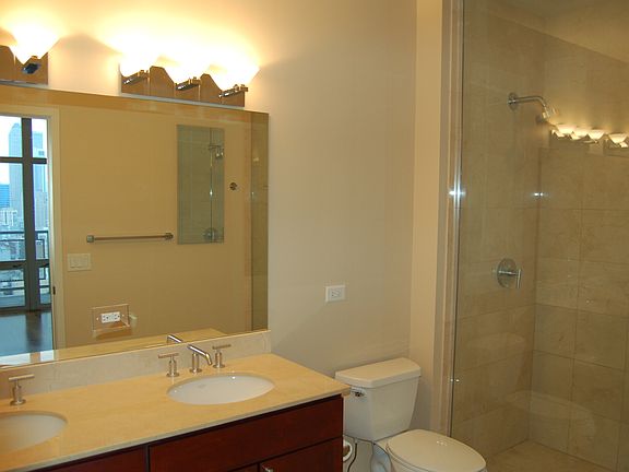 5th image of 700 N Larrabee St #401