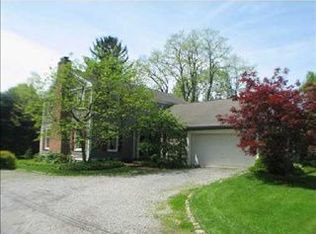 1542 Daffodil Ln, Pittsburgh, PA