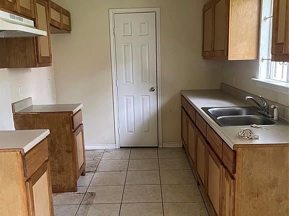 3rd image of 8702 Valley Meadow Dr
