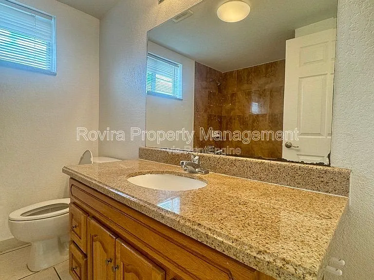 498 SW 6th St #303 — Photo 12