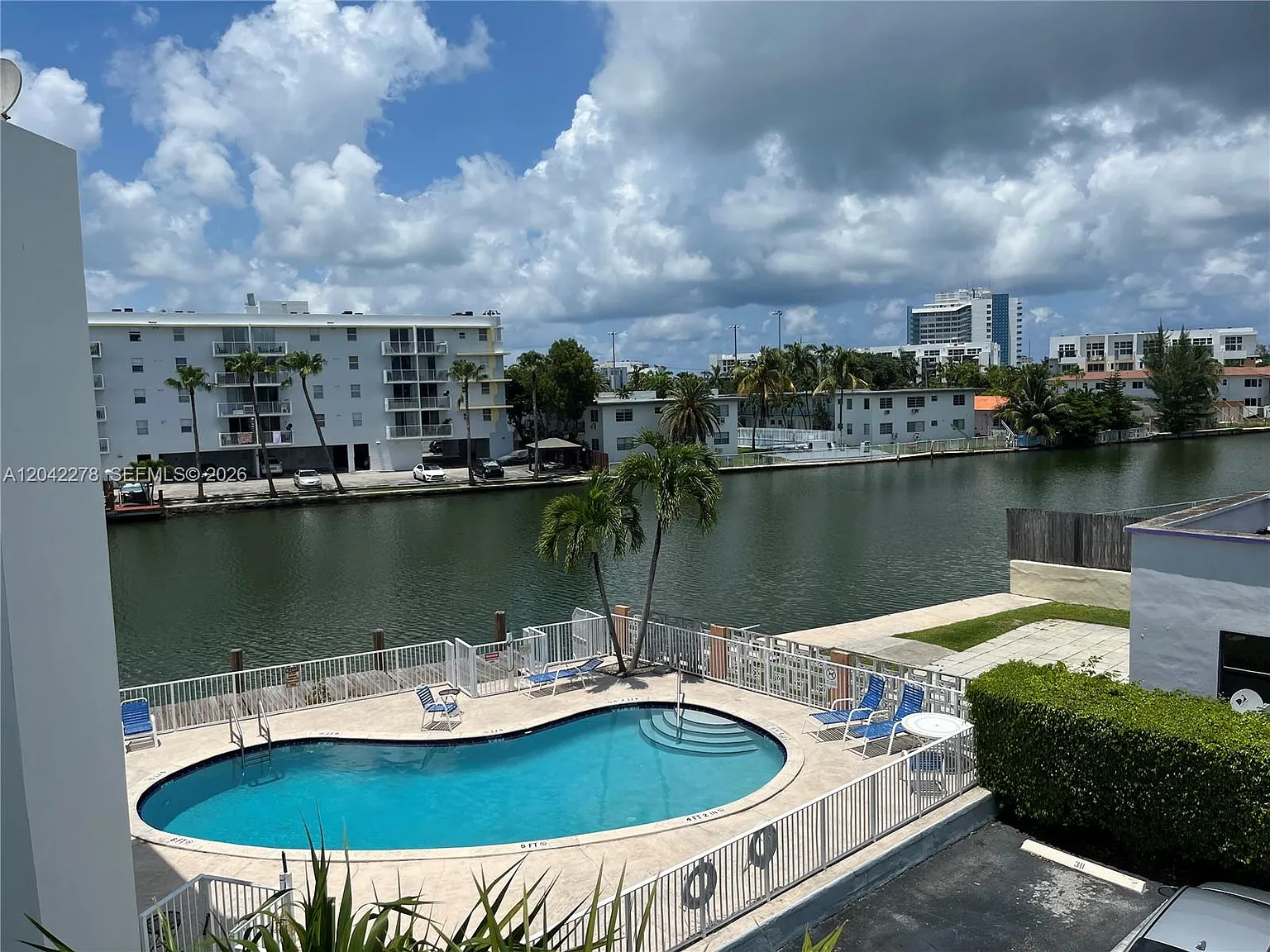 Rive Marseilles Condo — Photo 4