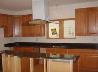 3242 S Prairie Ave, Chicago, IL 60616