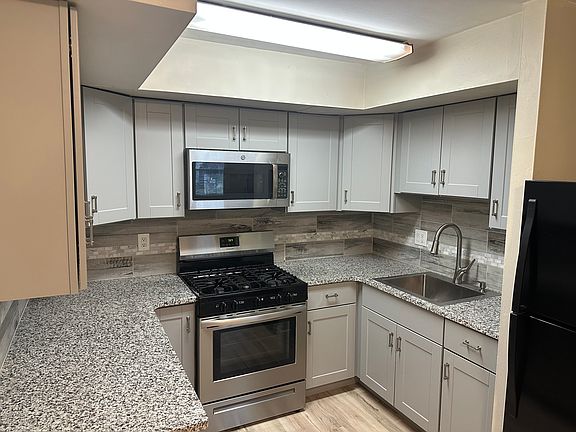 4th image of 7026 Valley Ave Floor 1