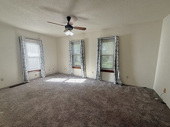 2nd image of 809 Inlet Ave