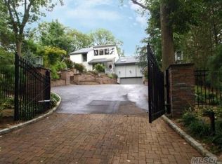 69 Cliftwood Dr, Huntington, NY 11743