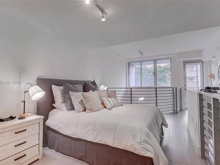 3339 Virginia St #323 — Photo 29