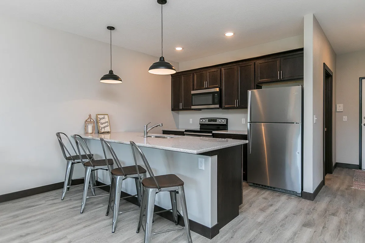 Building Photo - 1420 1st Ave NE #308