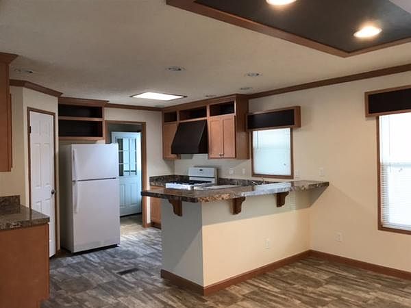 1st image of 4773 Longmeadow Blvd W
