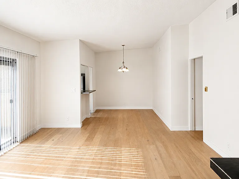 12324 Montana Ave #9 — Photo 2