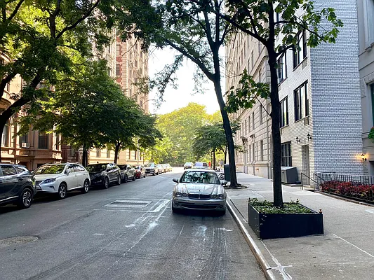 Rented by Harris Philip NYC | media 53