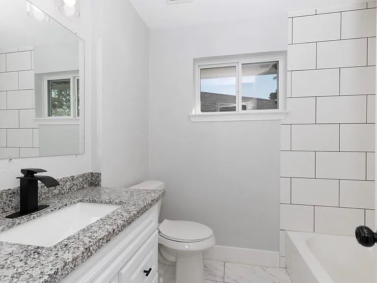 9807 Jaywood Dr — Photo 18