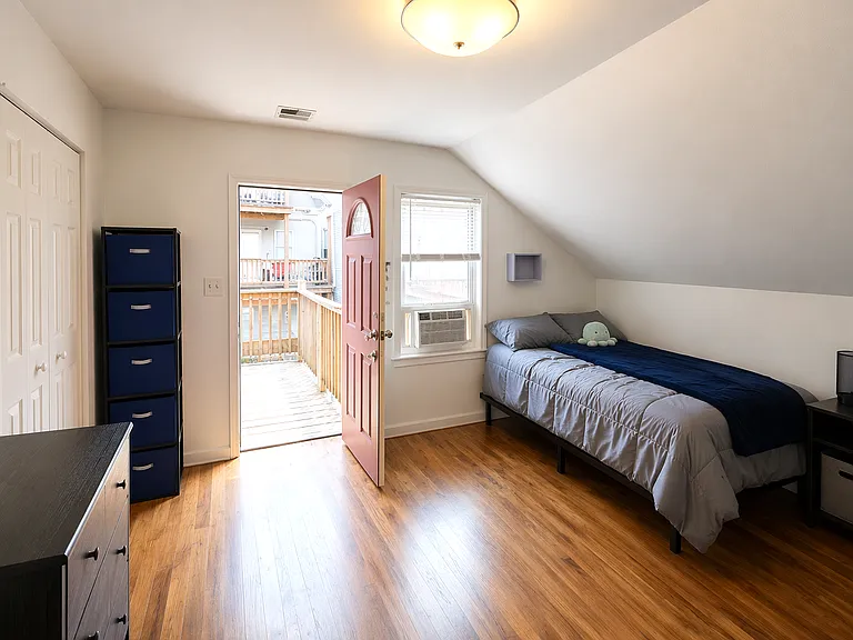 3740 N Janssen Ave #CH — Photo 8