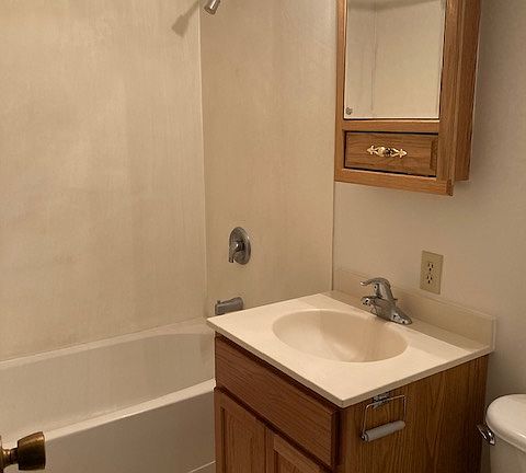 5th image of 1802 W 38th St