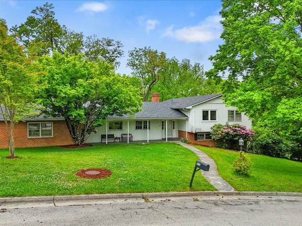 611 Landsdowne Dr, Blacksburg, VA 24060