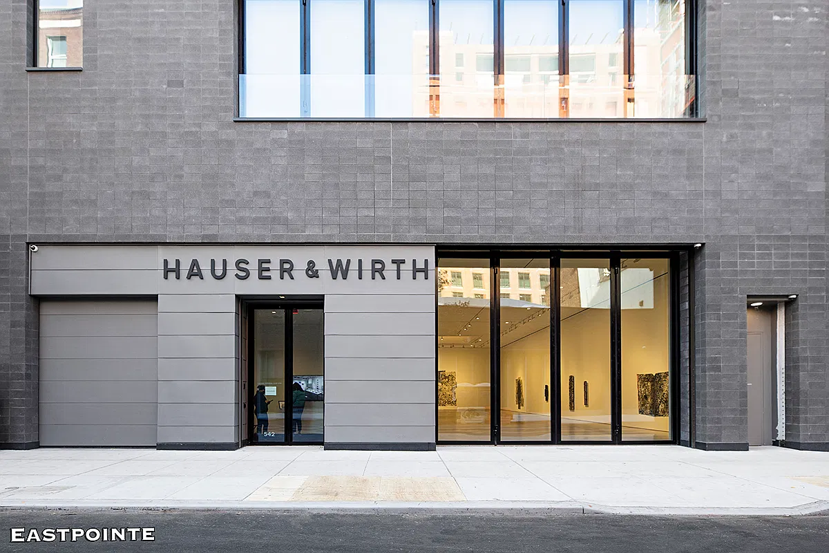 445 West 19th Street — Photo 1