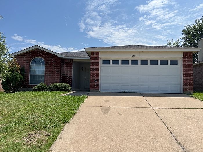 1st image of 509 Hollyberry Dr