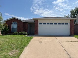 509 Hollyberry Dr, Mansfield, TX 76063