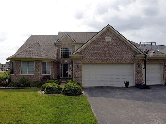 3rd image of 807 War Bonnet Dr