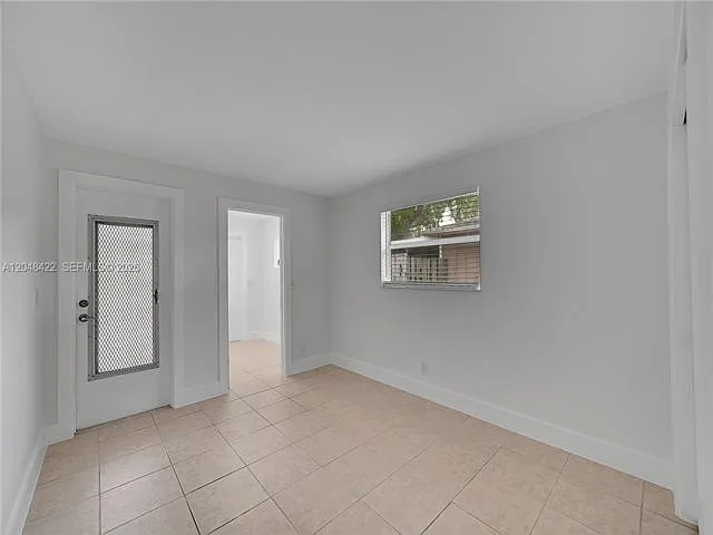 808 SW 12th Ct — Photo 17