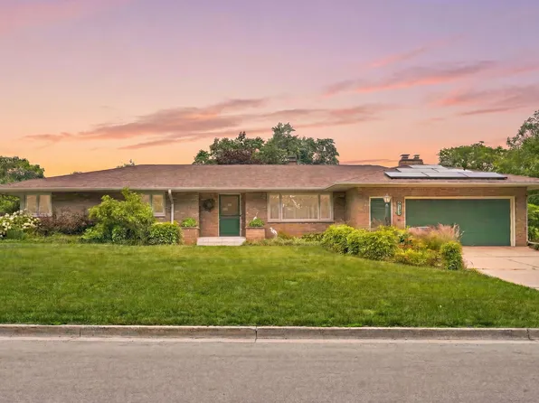 525 E High St, Sycamore, IL 60178