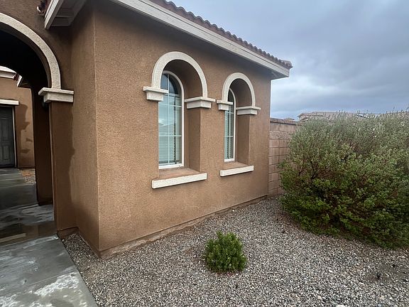 Detached casita with private entrance.