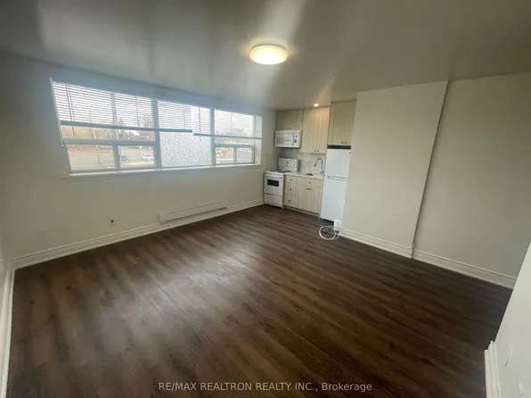 1991 Lawrence Ave E #1, Toronto, ON M1R 2Z2