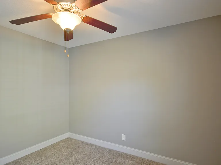 404 Leslie Wood Dr — Photo 27