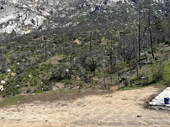 55161 Jungletown Ln, Big Creek, CA 93605