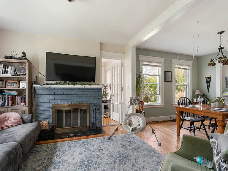 39 Thornton St #1 — Photo 2