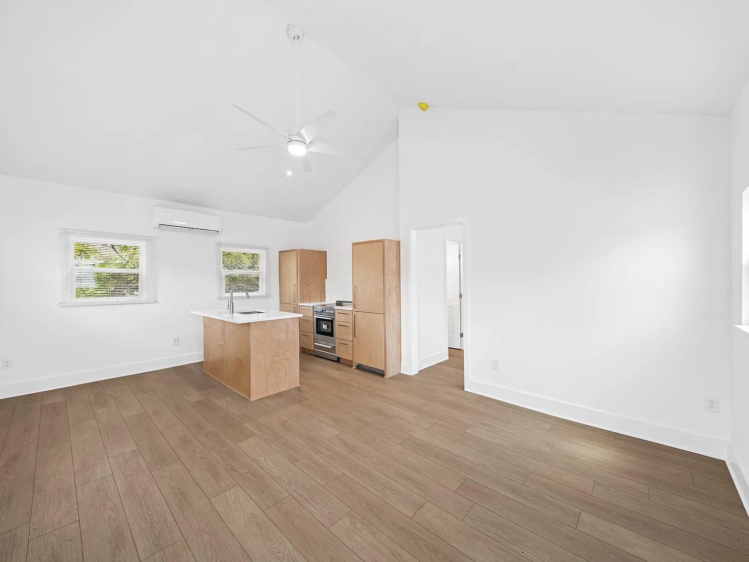 1 bed, 520 sqft, $2,850 — Photo 4
