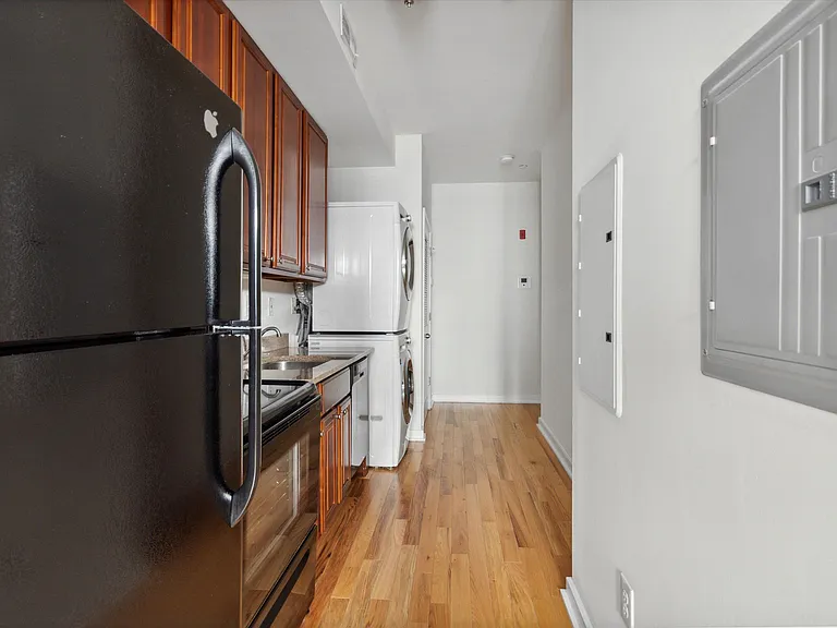 2025 N 17th St #102 — Photo 8