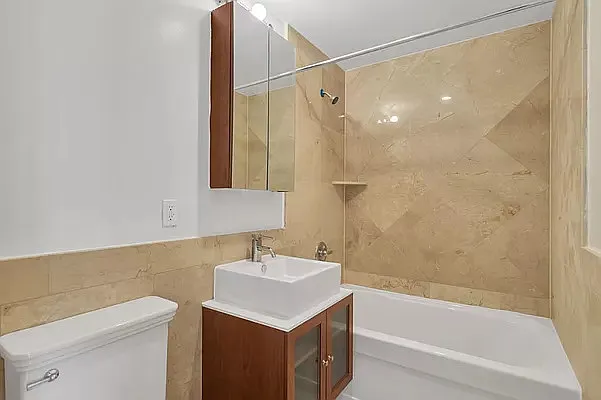 Rented by Green Leaf Management, LLC | media 22